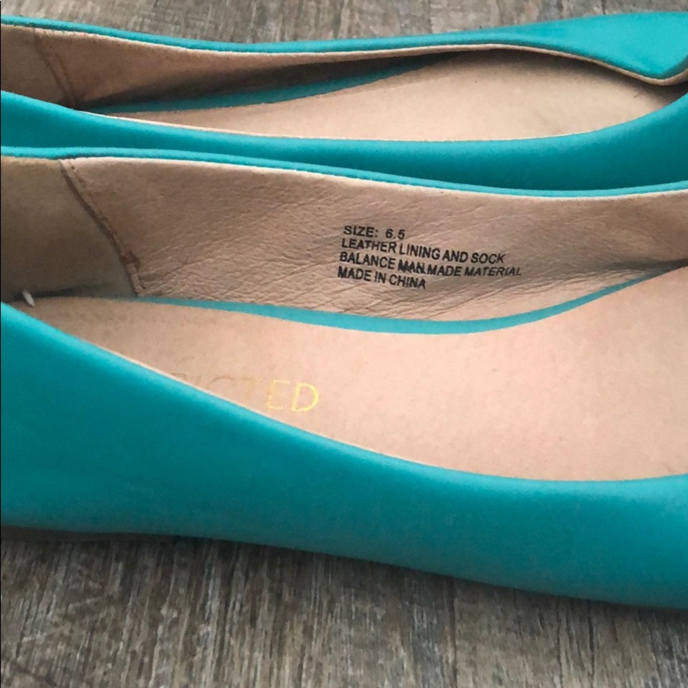 Flats - Picture 6 of 6